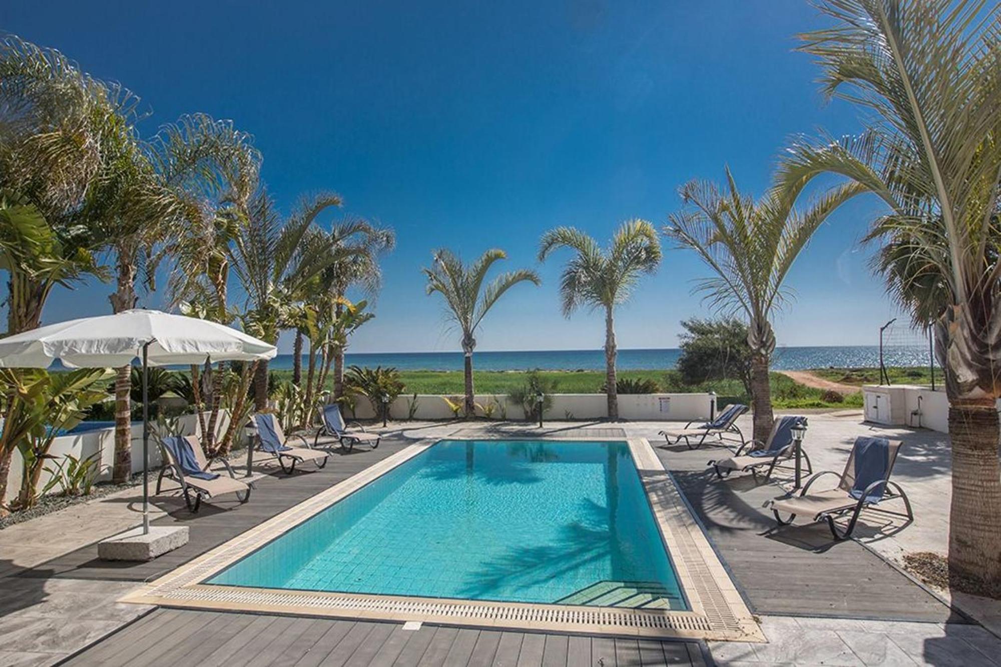 Adaman - Stunning 3 Bedroom Seafront With Pool - Close To The *