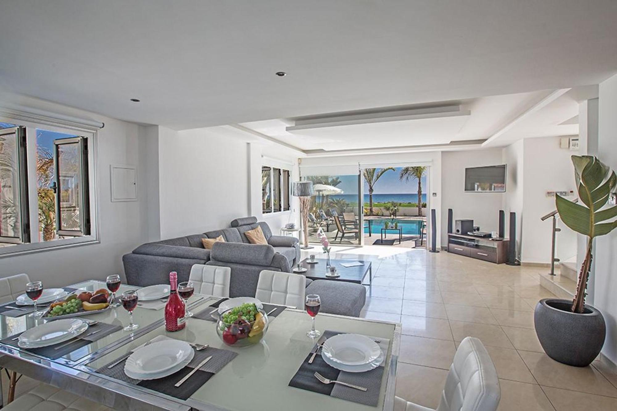 Villa Adaman - Stunning 3 Bedroom Seafront With Pool - Close To The