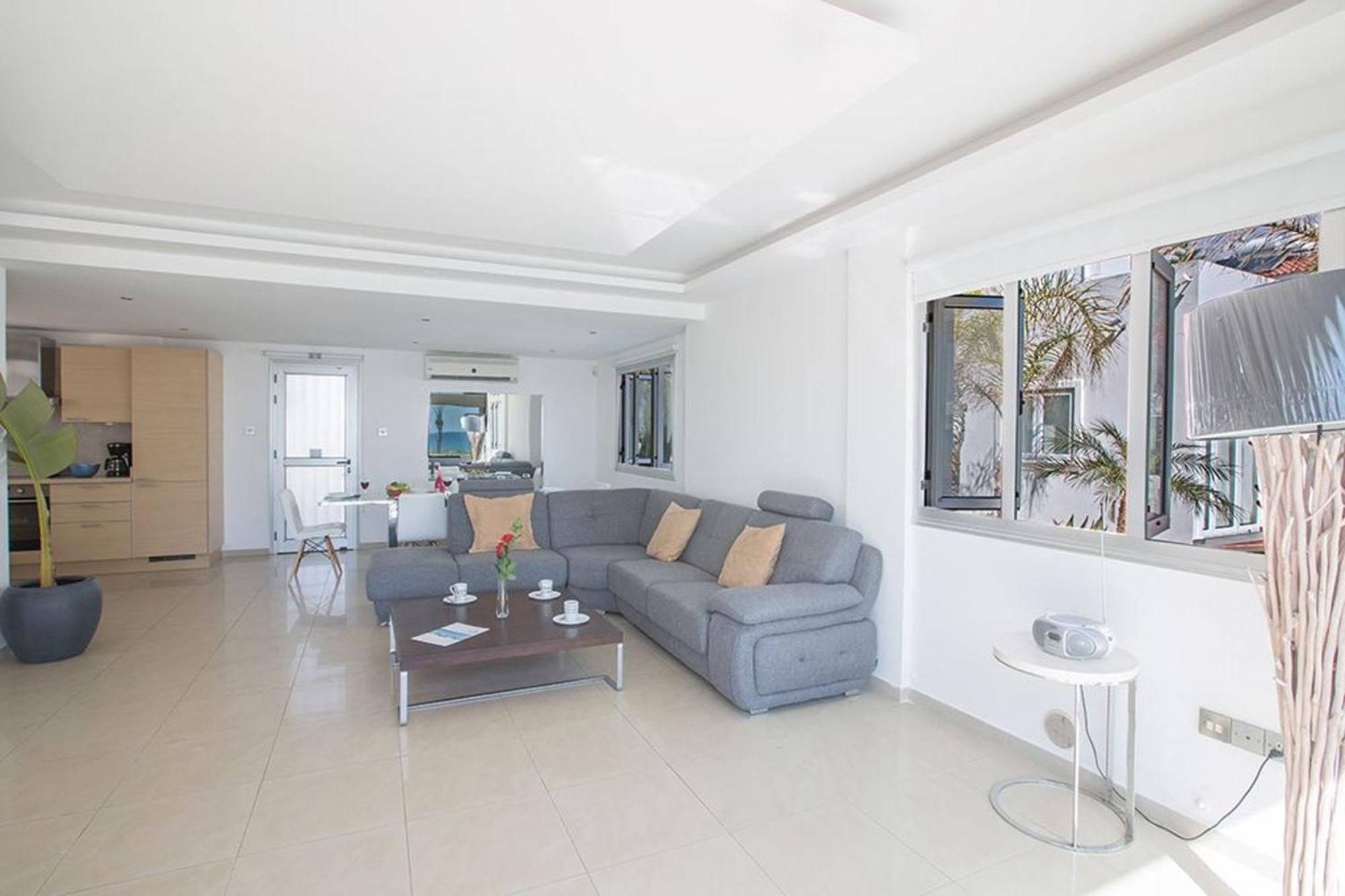 Adaman - Stunning 3 Bedroom Seafront With Pool - Close To The Villa Ayia Napa