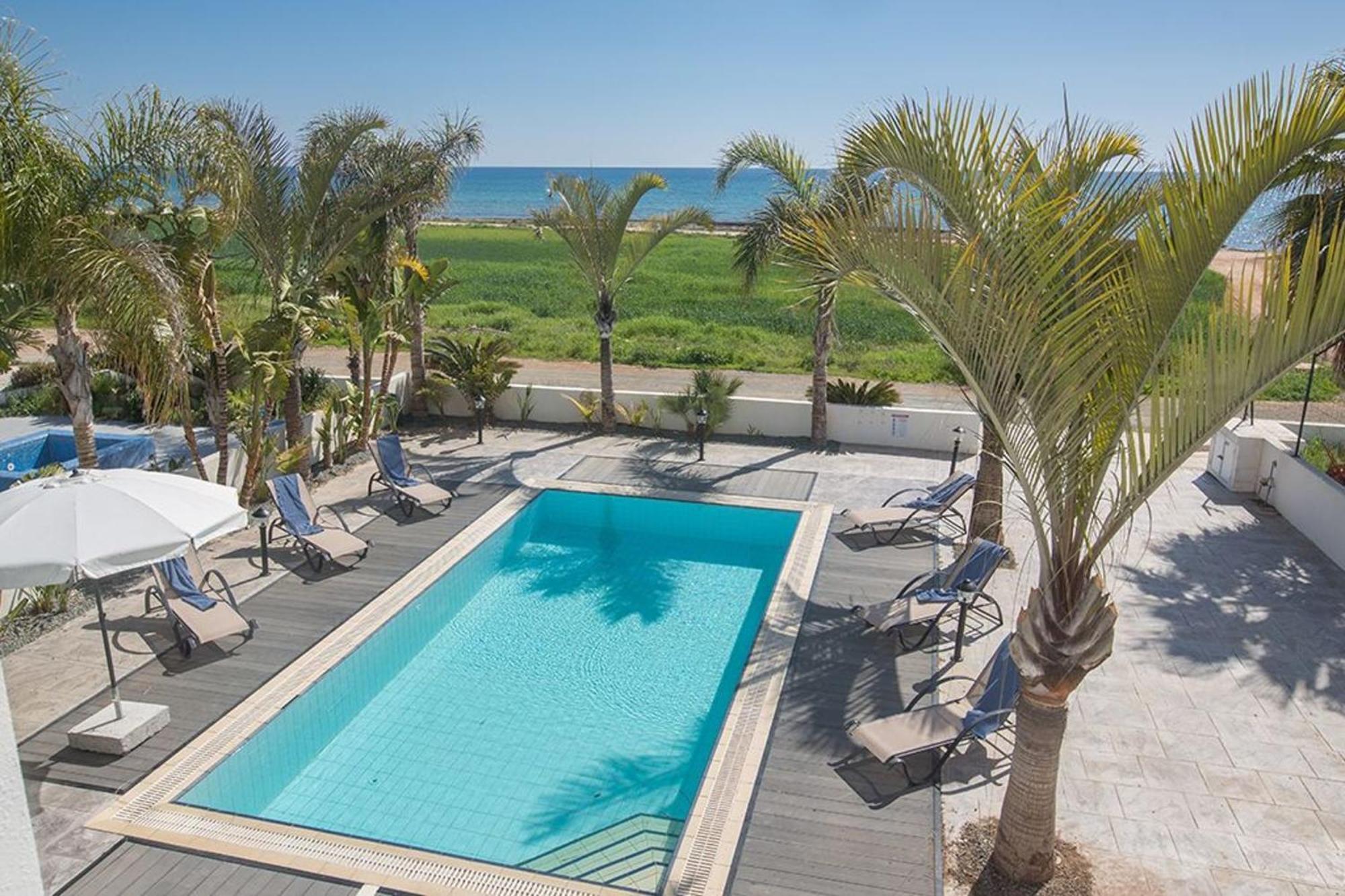 Adaman - Stunning 3 Bedroom Seafront With Pool - Close To The Villa